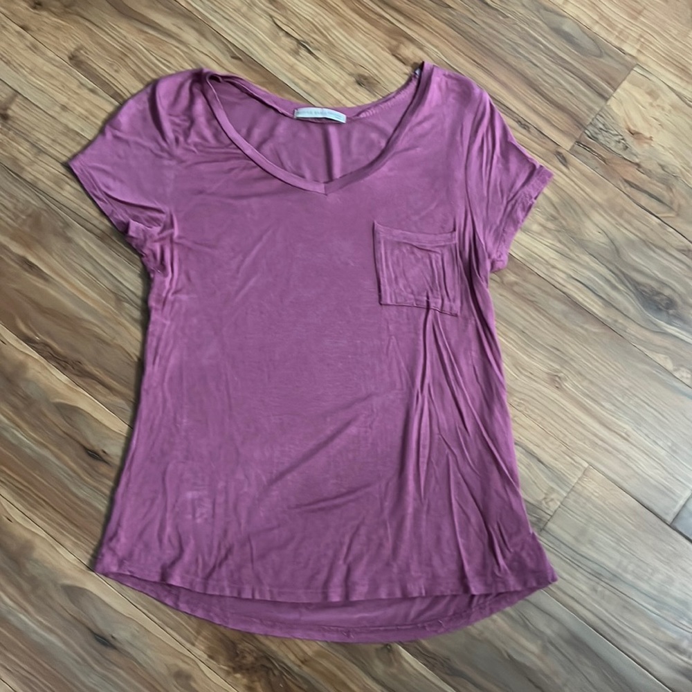 Active Basic Women’s tee, Size Small
